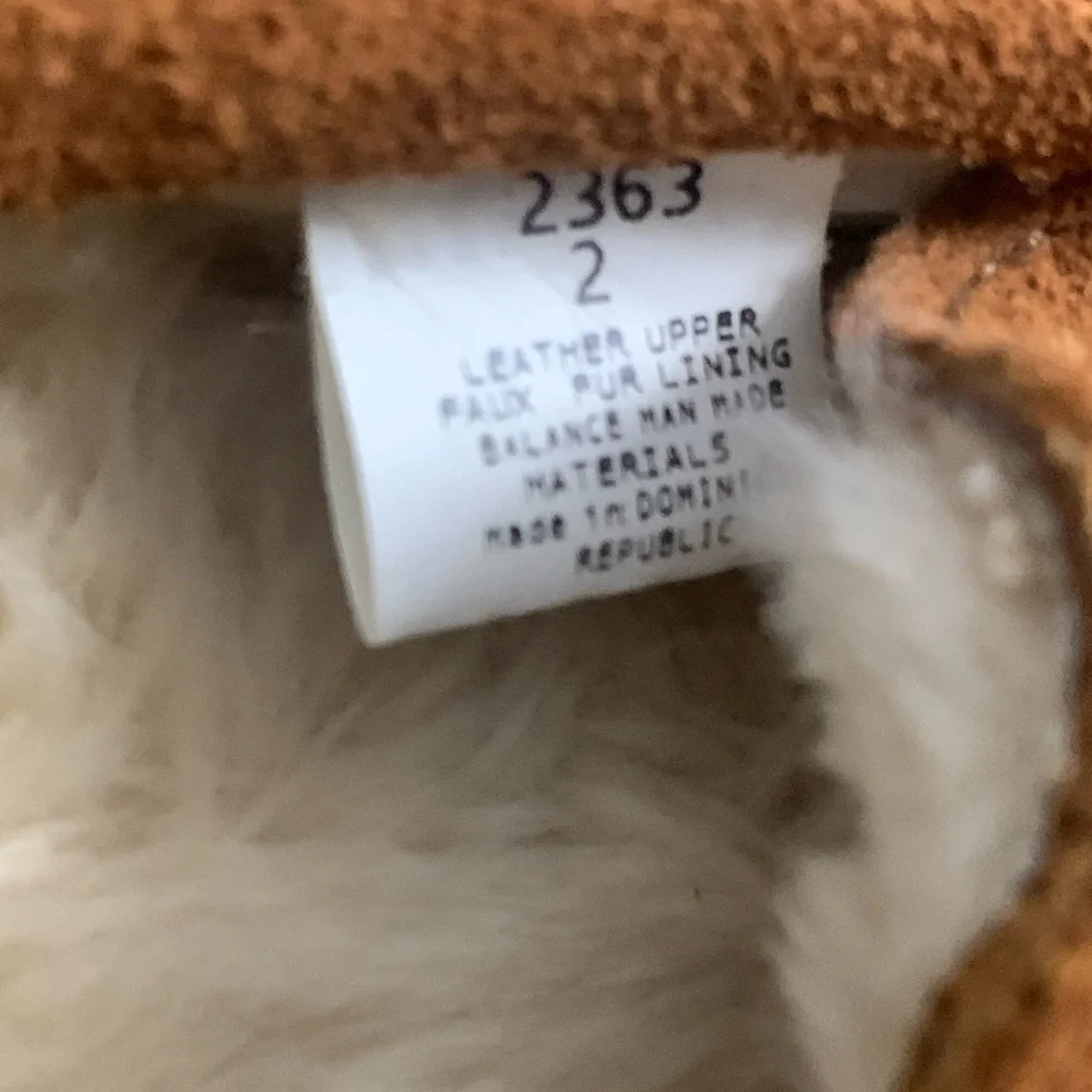 EUC Youth Girls Brown Suede Minnetonka Moccasins With Faux Fur Lining Size 2
